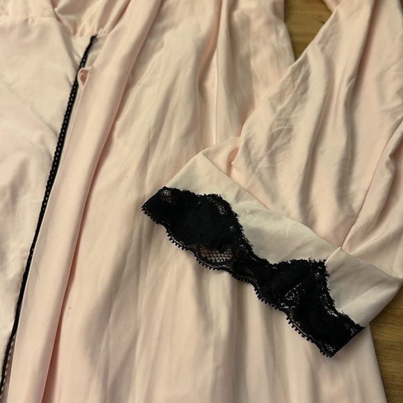 CALIFORNIA DYNASTY ⭐️ SLEEPWEAR SET - Picture 3 of 6
